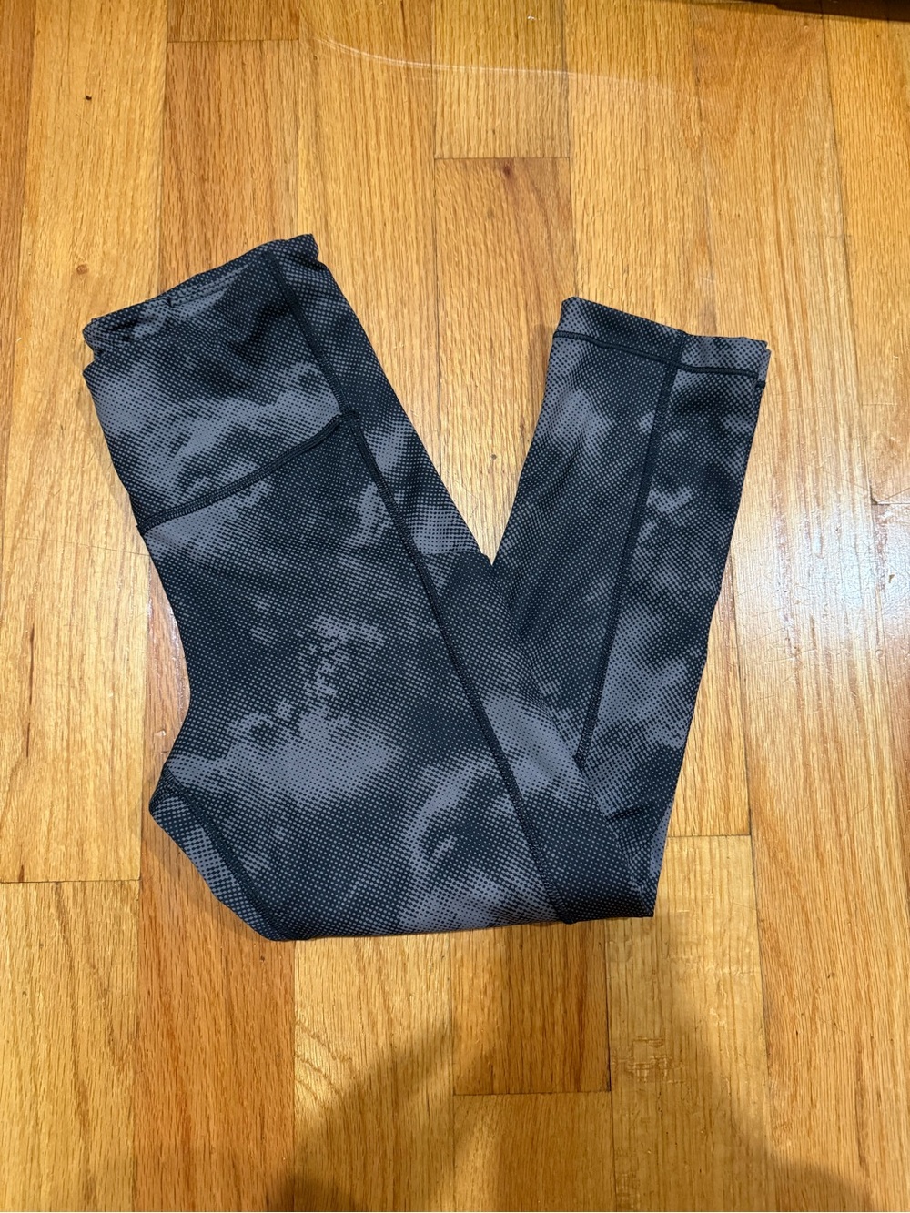 Athleta Ultimate Stash Pocket Dot Print Capri Leggings XS